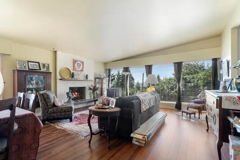 321 CUTLER STREET - photo 3 of 26