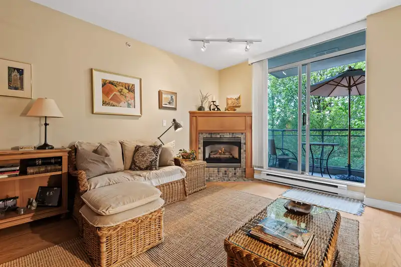 302 588 16TH STREET - photo 1 of 34