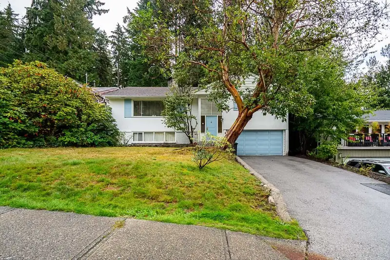 2332 HOSKINS ROAD - photo 1 of 34