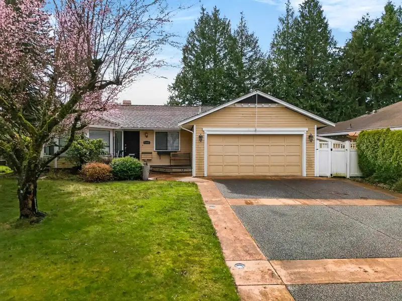 12988 18 AVENUE - photo 2 of 29