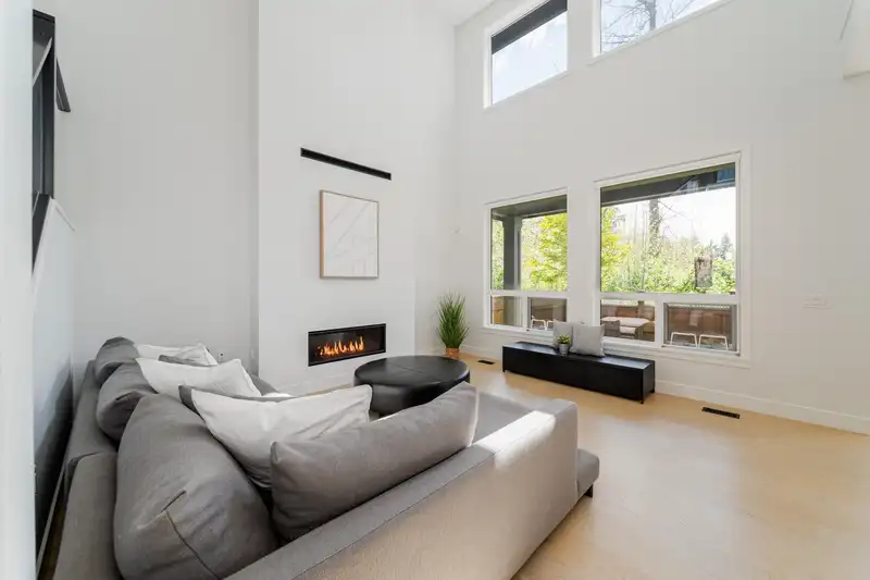 20530 77A AVENUE - photo 3 of 36
