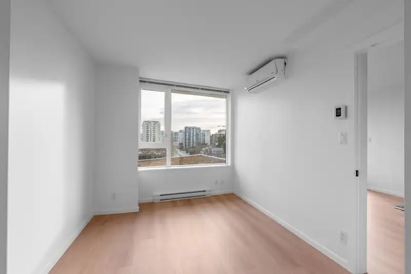 902 7788 ACKROYD ROAD - photo 3 of 33
