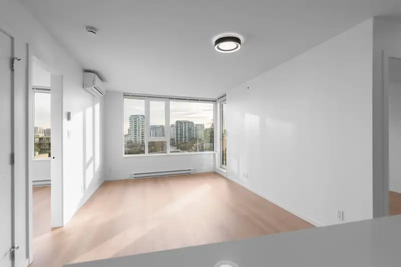 902 7788 ACKROYD ROAD - photo 4 of 33