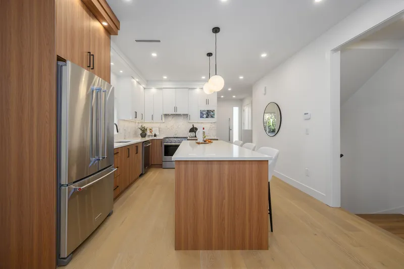 2 6176 ELGIN AVENUE - photo 3 of 25