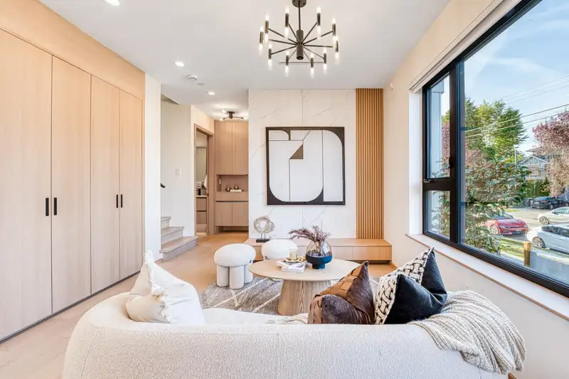 2 968 E 55TH AVENUE - photo 4 of 30