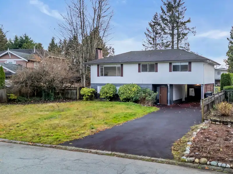 1640 SPRAY AVENUE - photo 3 of 36