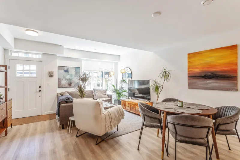 6 237 RIDGEWAY AVENUE - photo 3 of 25