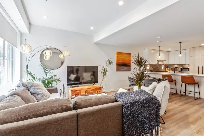 6 237 RIDGEWAY AVENUE - photo 4 of 25