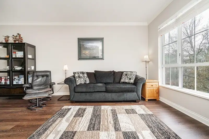 316 2985 PRINCESS CRESCENT - photo 3 of 40