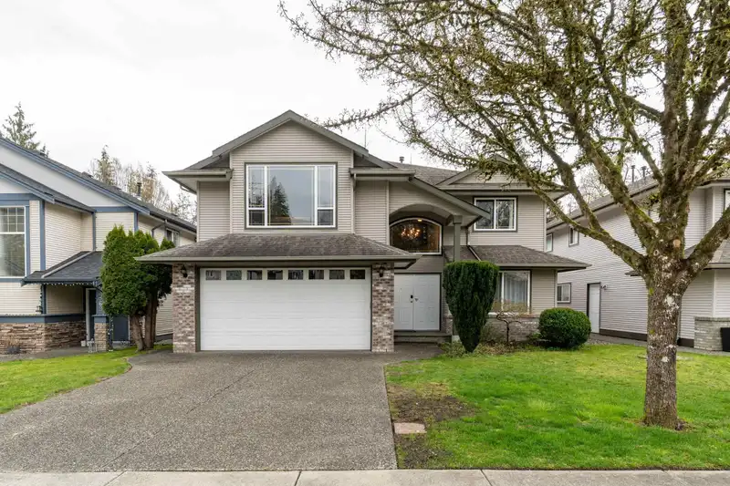 23852 133 AVENUE - photo 2 of 40