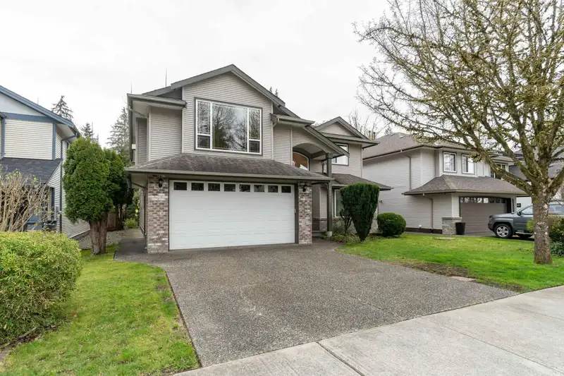 23852 133 AVENUE - photo 3 of 40