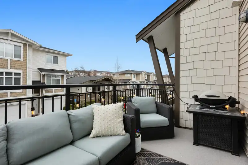 3 19433 68 AVENUE - photo 4 of 40