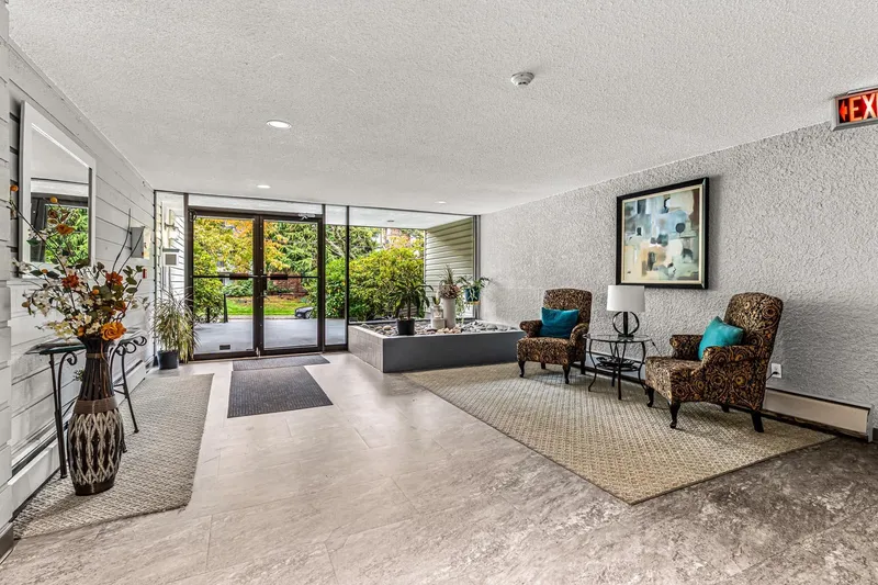 103 1555 FIR STREET - photo 3 of 25