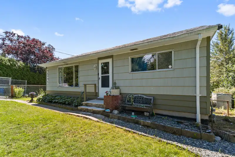 32530 FRASER CRESCENT - photo 1 of 38
