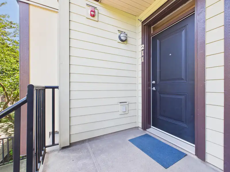211 5588 PATTERSON AVENUE - photo 3 of 21
