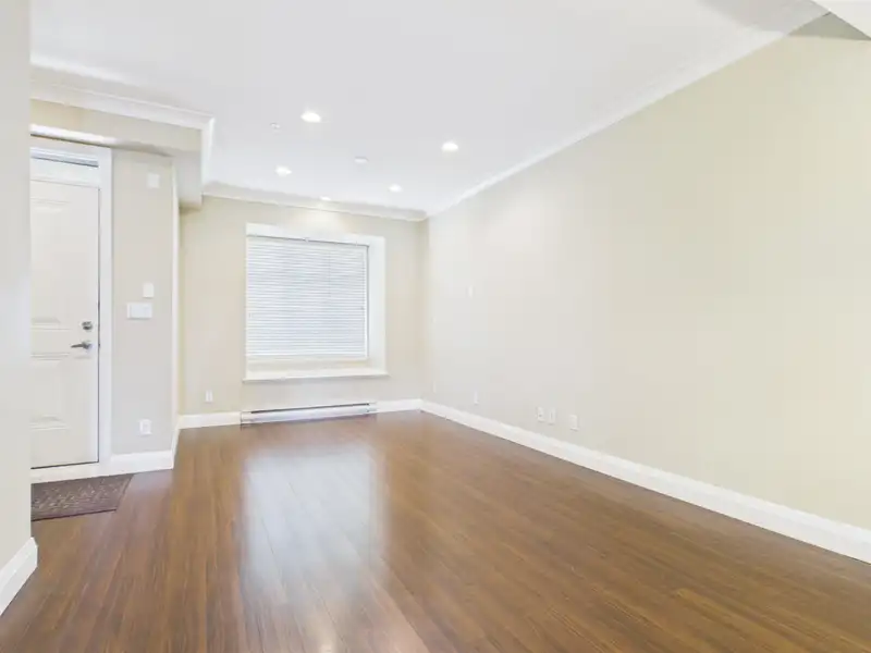 211 5588 PATTERSON AVENUE - photo 4 of 21