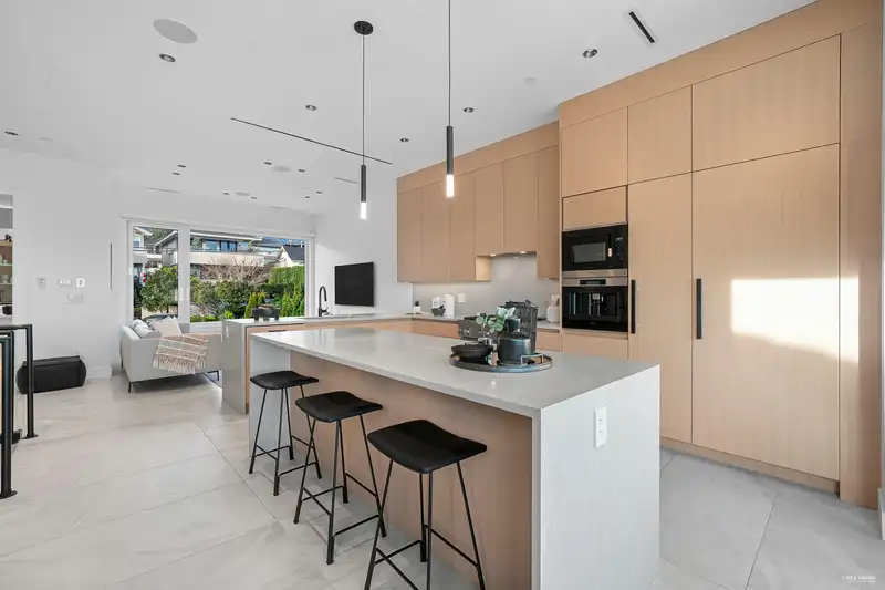 1236 DUCHESS AVENUE - photo 3 of 25