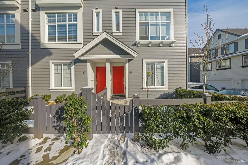 57 15778 85 AVENUE - photo 2 of 25