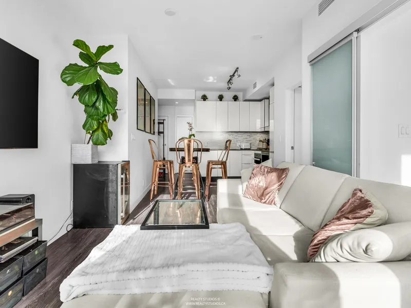 3305 1283 HOWE STREET - photo 3 of 25