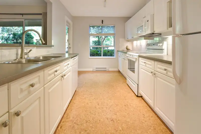 105 15185 22 AVENUE - photo 3 of 27