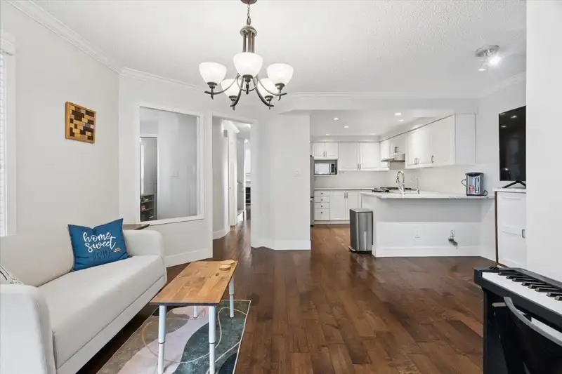 21 6578 121 STREET - photo 3 of 30