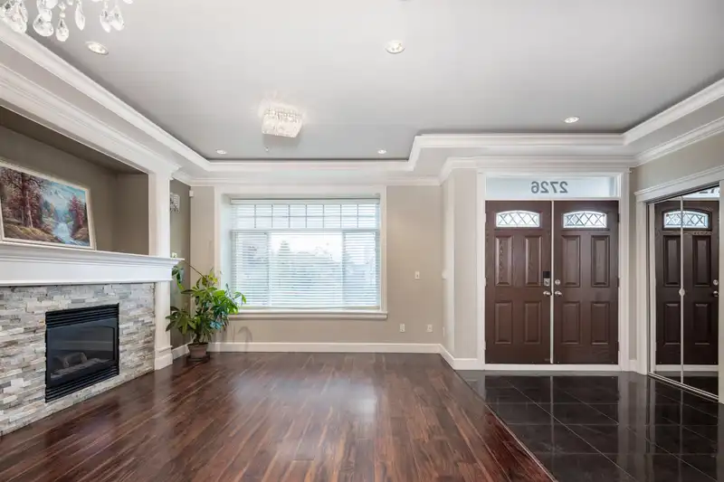 2726 E 49TH AVENUE - photo 4 of 40