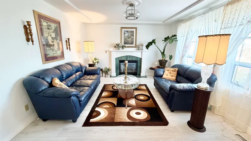 111 SAPPER STREET - photo 2 of 16