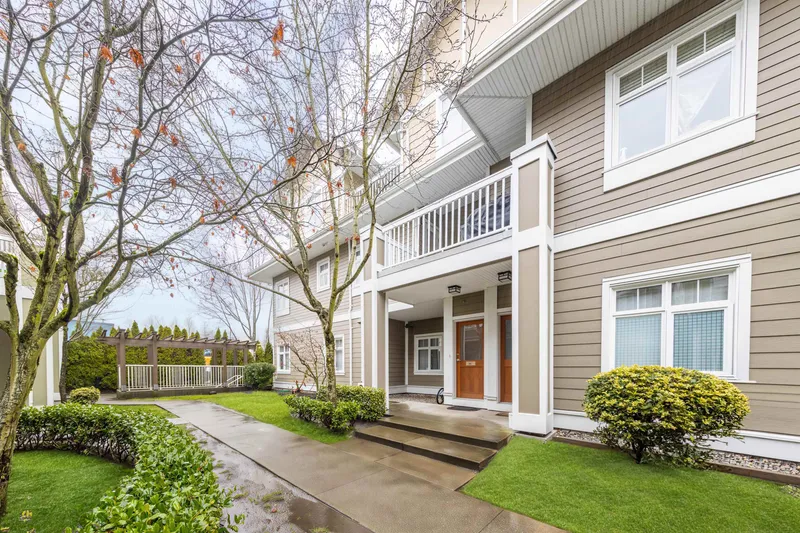 36 7388 MACPHERSON AVENUE - photo 2 of 25