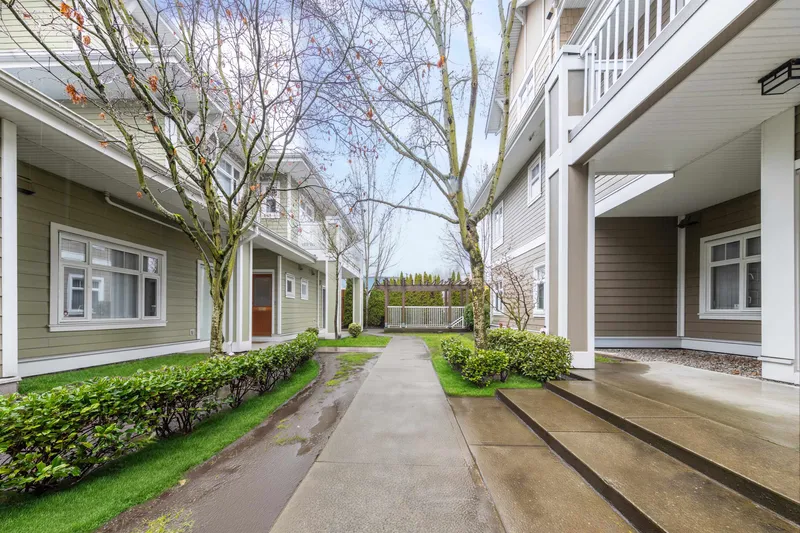 36 7388 MACPHERSON AVENUE - photo 3 of 25