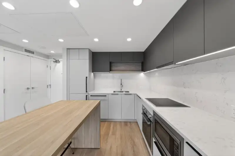 2108 567 EMERSON STREET - photo 4 of 18