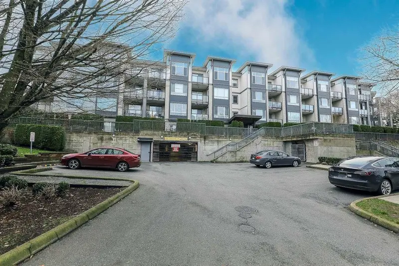 107 2943 NELSON PLACE - photo 2 of 23