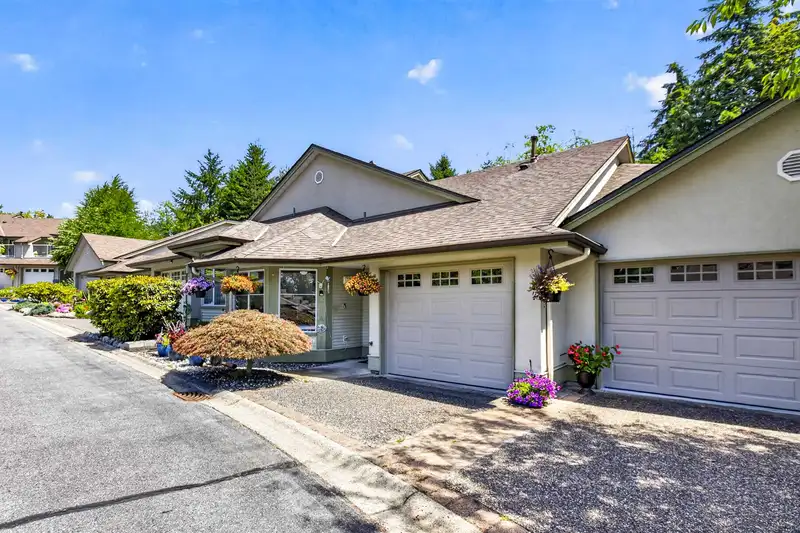 22 22740 116 AVENUE - photo 3 of 40