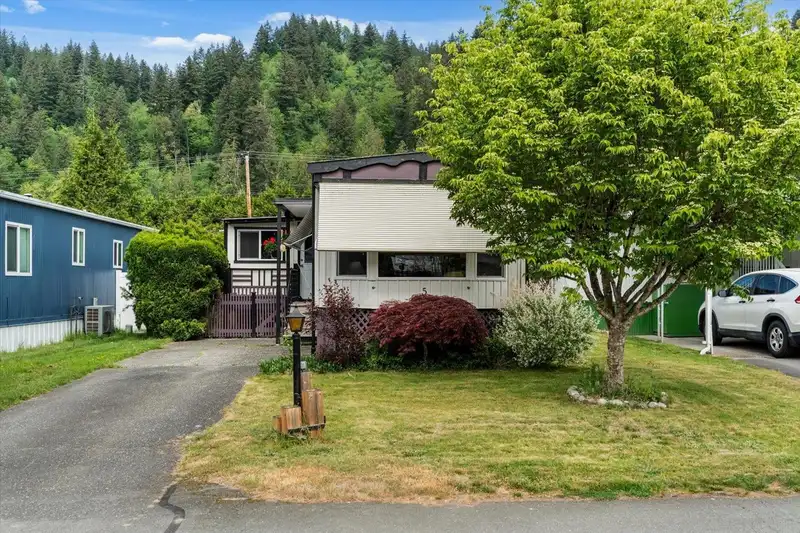 5 46484 CHILLIWACK LAKE ROAD - photo 2 of 40
