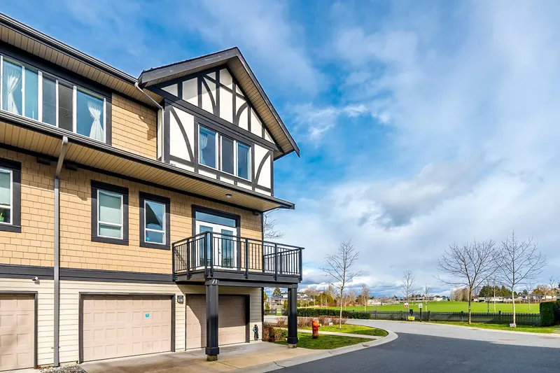 71 10388 NO. 2 ROAD - photo 2 of 25