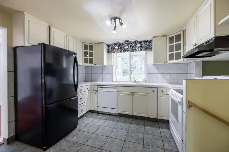 34507 PEARL AVENUE - photo 4 of 29