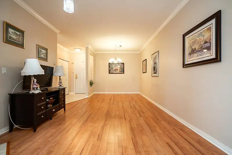 313 3098 GUILDFORD WAY - photo 3 of 40