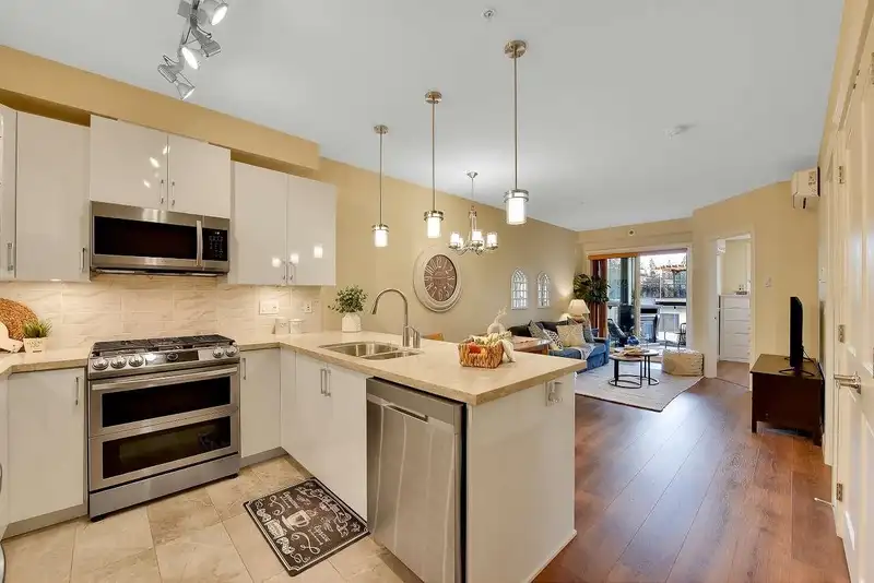 407 20367 85 AVENUE - photo 4 of 35