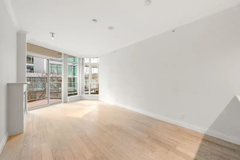 208 199 VICTORY SHIP WAY - photo 2 of 25