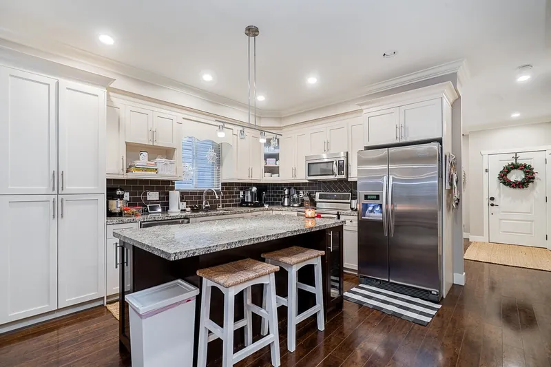 19079 67A AVENUE - photo 3 of 25