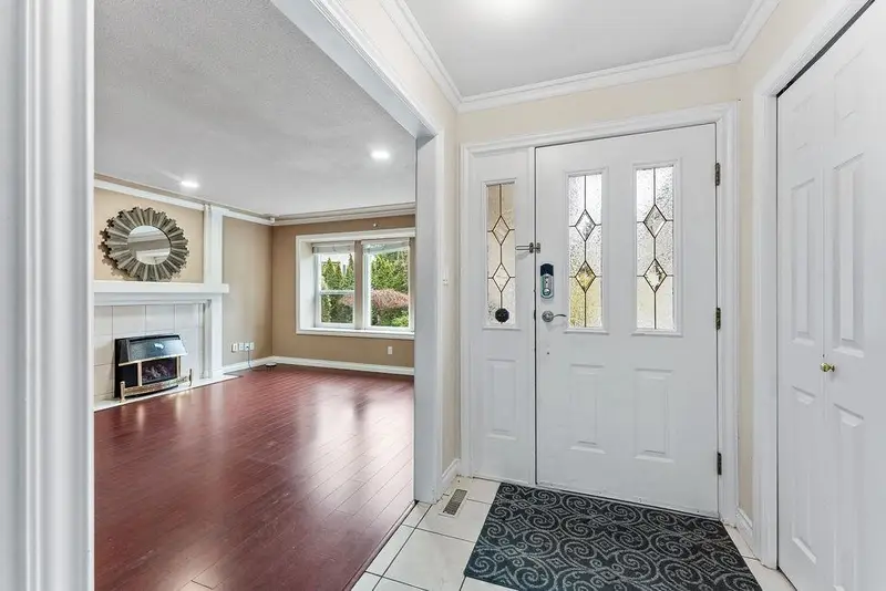 15473 27A AVENUE - photo 2 of 25