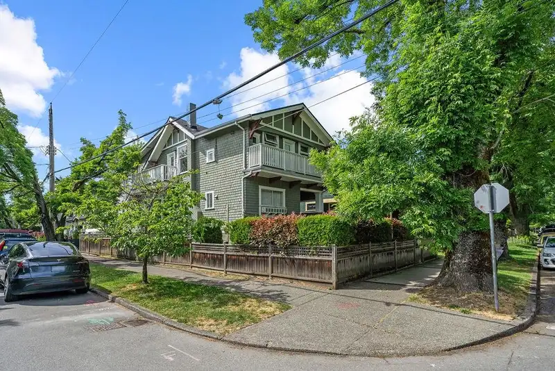2245 STEPHENS STREET - photo 3 of 33
