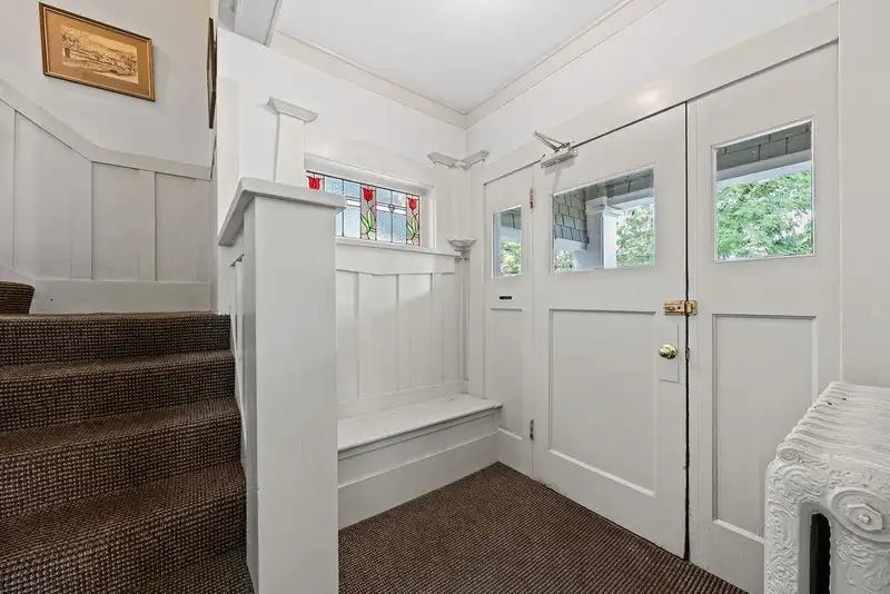 2245 STEPHENS STREET - photo 4 of 33
