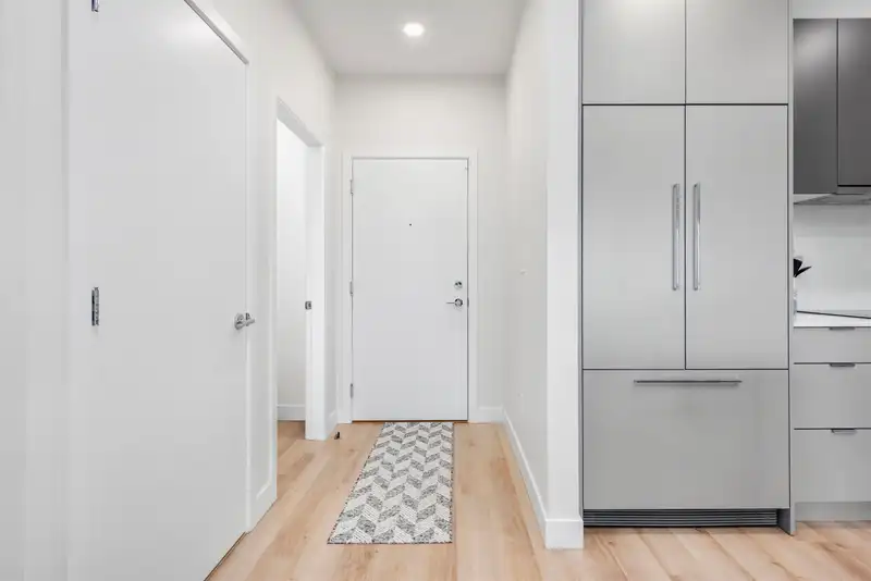 308 1892 STARLING DRIVE - photo 2 of 40