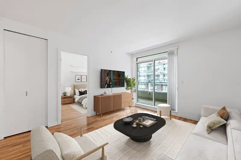 317 289 E 6TH AVENUE - photo 2 of 34