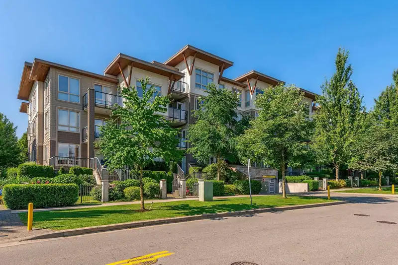 330 15918 26 AVENUE - photo 1 of 40