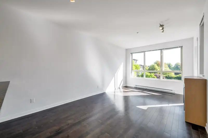 330 15918 26 AVENUE - photo 4 of 40