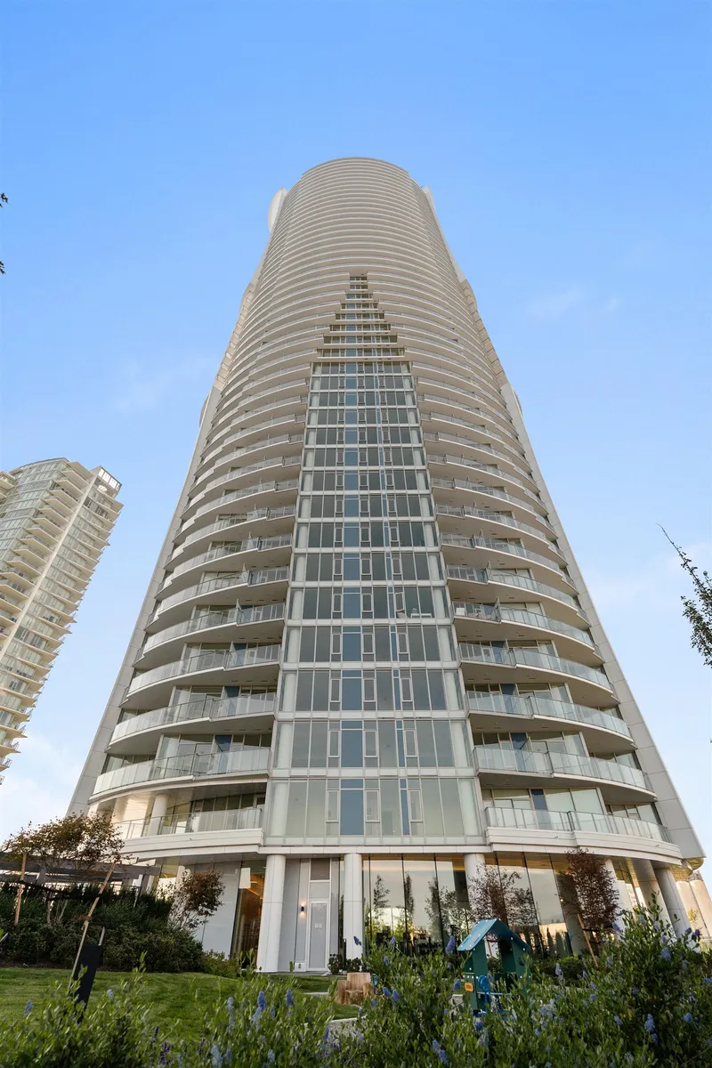 1204 7728 PARK CRESCENT - photo 1 of 11