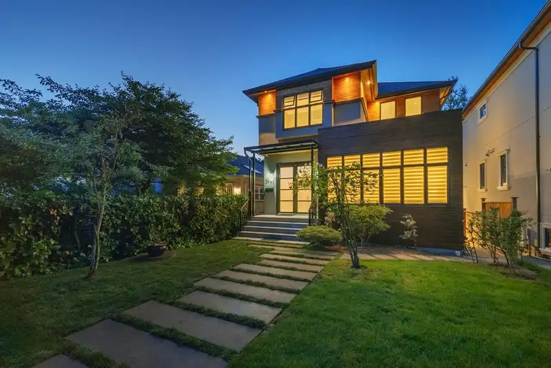 3947 W 20TH AVENUE - photo 1 of 39
