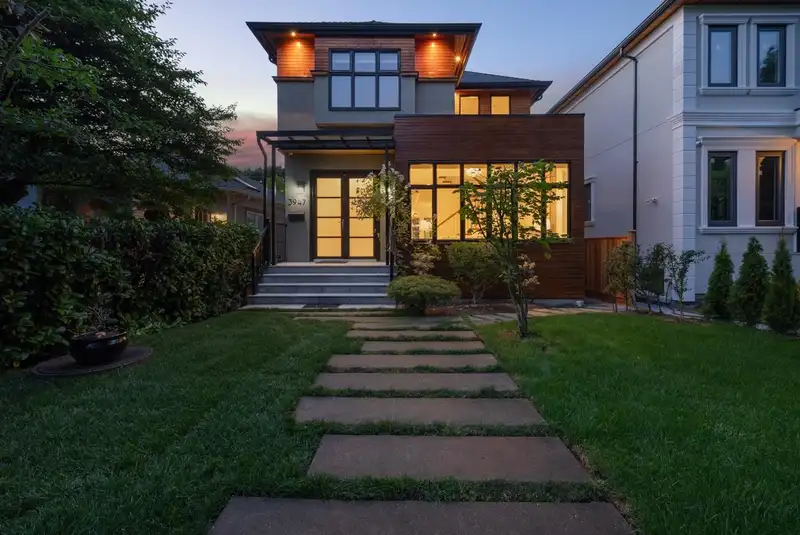3947 W 20TH AVENUE - photo 2 of 39