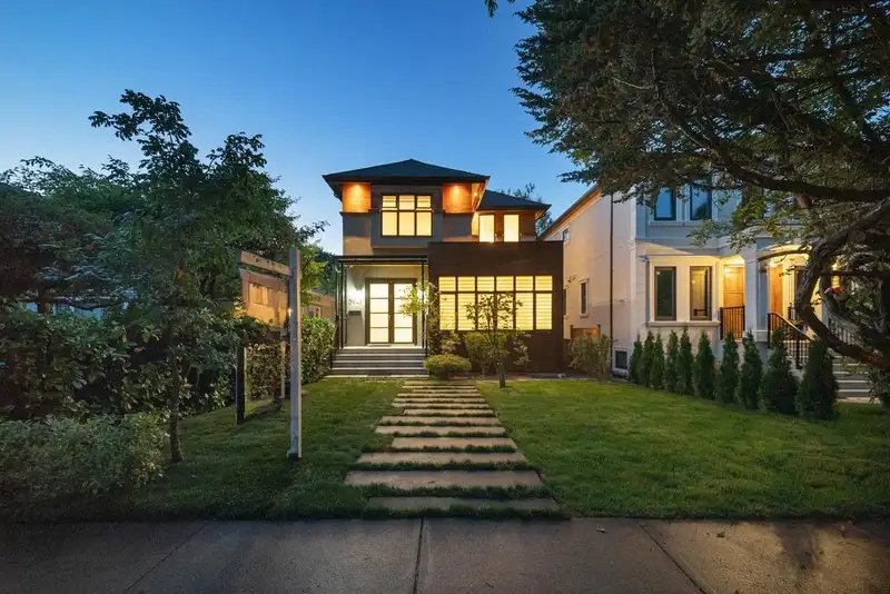 3947 W 20TH AVENUE - photo 4 of 39